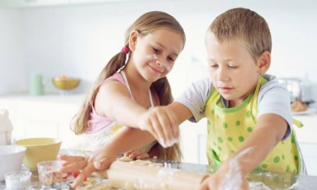 4 + 1 οδηγίες για να πείσετε τα παιδιά να μπουν στην κουζίνα!