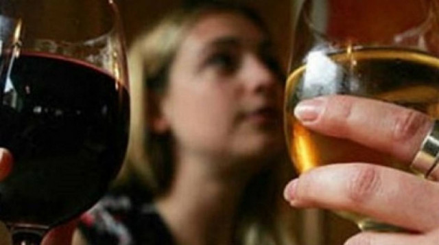 Στην Κρήτη μαθαίνουν το αλκοόλ από τα 13!