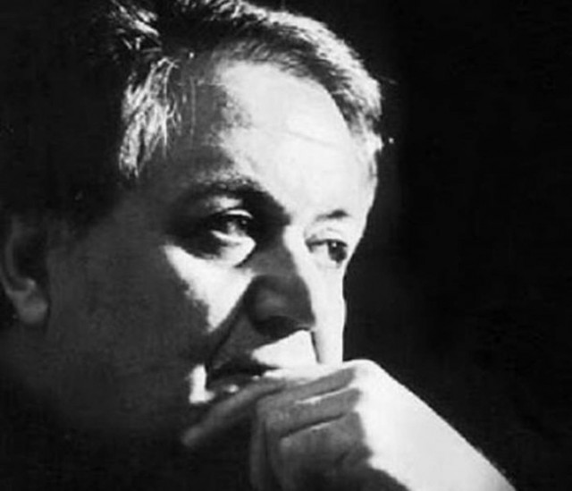 Σαν σήμερα γεννήθηκε ο Μάνος Χατζιδάκις