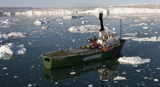 Για χουλιγκανισμό παραπέμπονται τελικά οι ακτιβιστές της Greenpeace