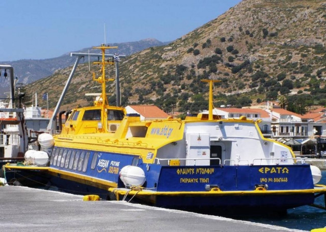 Μηχανική βλάβη για την... «Ερατώ» στην Αίγινα