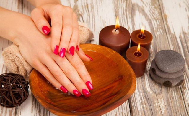 Έξυπνες συμβουλές για γερά νύχια