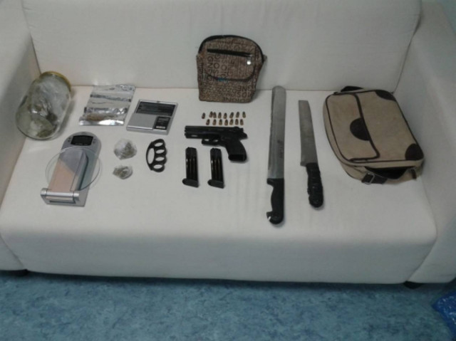 Συνελήφθησαν με όπλα και ναρκωτικά