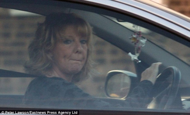 Αυτή είναι η ξανθιά 57χρονη δασκάλα που αποπλάνησε μαθητή της