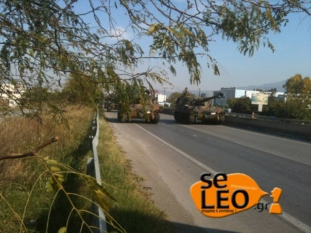 Τα τανκς βγήκαν στους δρόμους της Θεσσαλονίκης (pics)