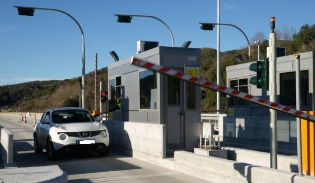 Ελεύθερη διέλευση από τα διόδια για τους βουλευτές της επαρχίας