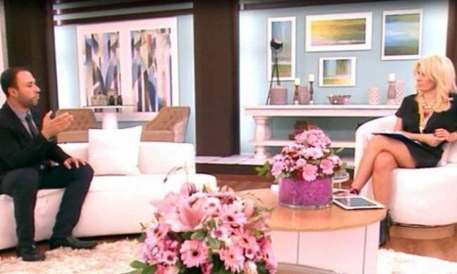 To φλερτ του γιατρού στην Ελένη Μενεγάκη