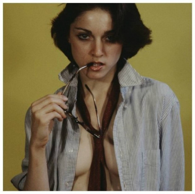 Ανέκδοτες- γυμνές φωτογραφίες της 18χρονης Madonna