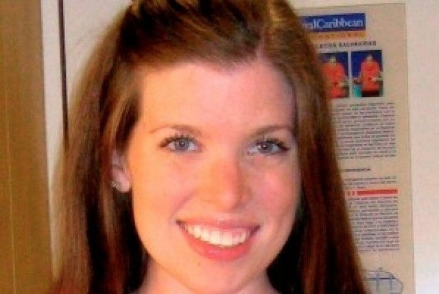 ΣΟΚ: Έσφαξε την 24χρονη καθηγήτριά του με χαρτοκόπτη!