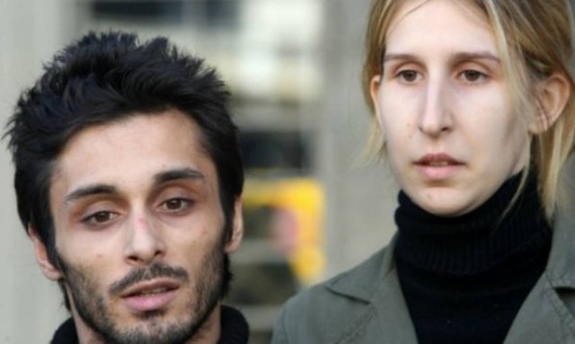 Το δράμα Ελλήνων για το μωρό τους: «Το παιδί μας ζει, θα το βρούμε»