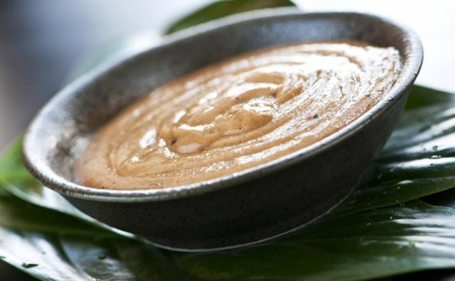 Απολέπιση σώματος με μπανάνα και ζάχαρη