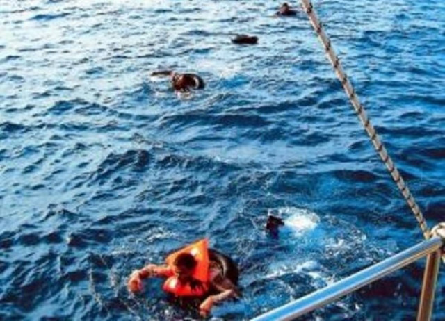 Περισυλλογή λαθρομεταναστών απο θαλάσσια περιοχή της Κω