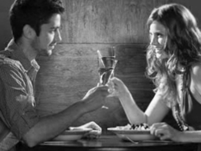 Δεν ξέρω αν με γουστάρει και ψάχνω τρόπο να κάνω κίνηση!