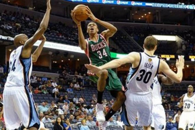 Τα καλύτερα του Αντετοκούμπο (video)