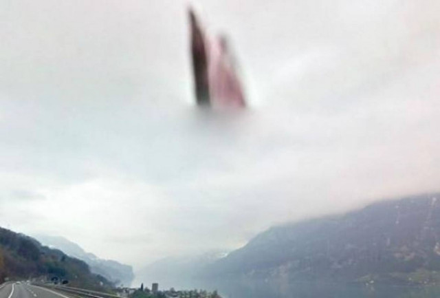 Σάλος στο Google Earth: Φωτογράφισε τον Χριστό και την Παναγία;