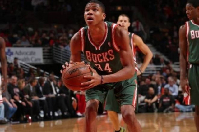 Μιλγουόκι Μπακς: Το «dougie» του Αντετοκούμπο (video)