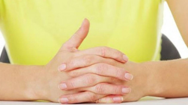 Κάνεις «κρακ» τα δάχτυλα σου; Να γιατί πρέπει να το σταματήσεις!