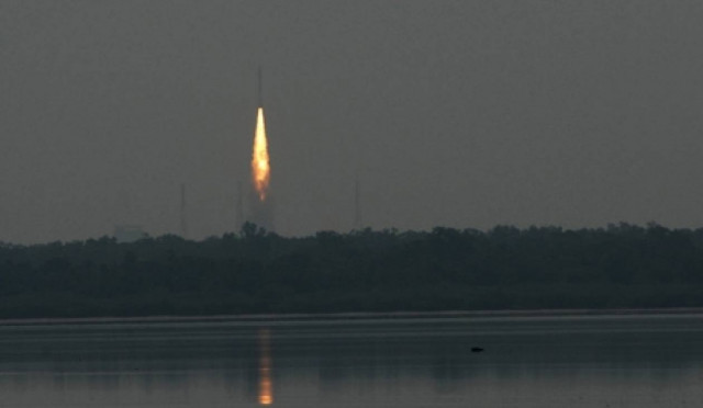 Η Ινδία παρουσίασε πύραυλο δικού της σχεδιασμού