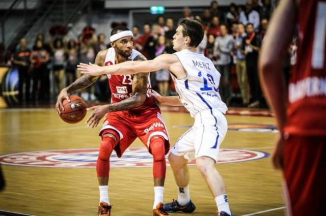 «Δεν δίνω… δεκάρα για τον Ολυμπιακό, μόνο Μπάγερν!» (photos+videos)