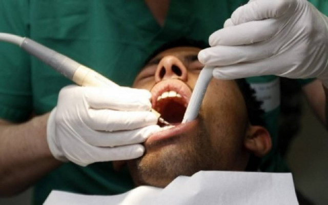 ΣΟΚ: Πήγε να βγάλει το δόντι της και της... έβγαλε το μάτι