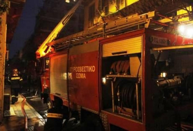 Πάτρα: Πήραν φωτιά τα... στεφάνια στην πλατεία Όλγας