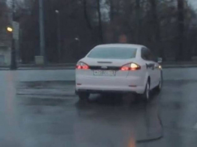 Αυτός ο οδηγός ξεπερνάει κάθε φαντασία (video)