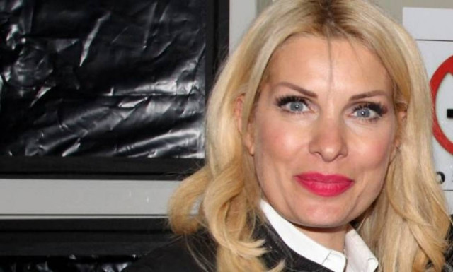 Ελένη Μενεγάκη: Επιστροφή στα Άχλα με τον Ματέο και τα παιδιά