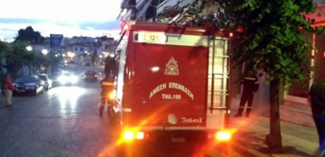 Στάχτη δύο αυτοκίνητα στη Χάλκη Λάρισας