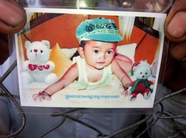 Μωρό με... «μαγικές ιδιότητες» προσελκύει εκατοντάδες ασθενείς!