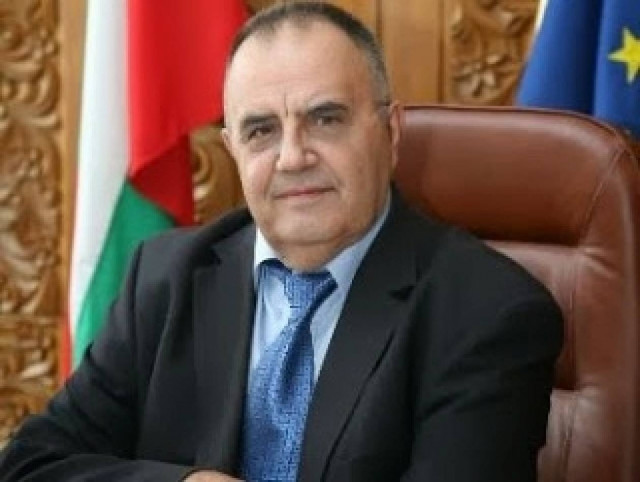 Ο Ντιμιτρόφ ειρωνεύεται τους Σκοπιανούς για τα ονόματα των σπόρων