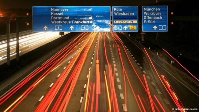 Γερμανία: Συζητά «τέλος αυτοκινήτου για τους αλλοδαπούς»