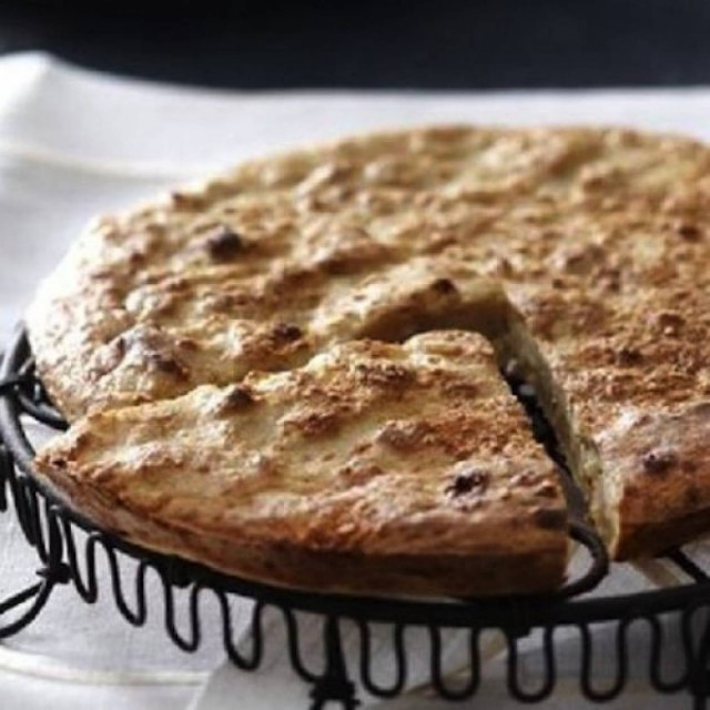 Μπατζίνα: η πιο νόστιμη και εύκολη πίτα