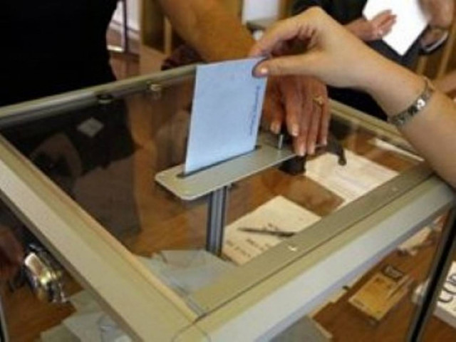 Μεγάλη η αποχή των Σέρβων στις δημοτικές εκλογές στο Κόσοβο