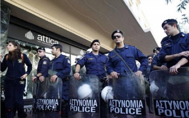 Ψώνια στην Αθήνα την Κυριακή... συντροφιά με τα ΜΑΤ