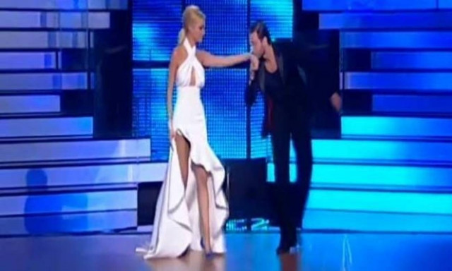 Εντυπωσιακή και σέξι η Δούκισσα Νομικού στο τρίτο live του «DWTS 4»