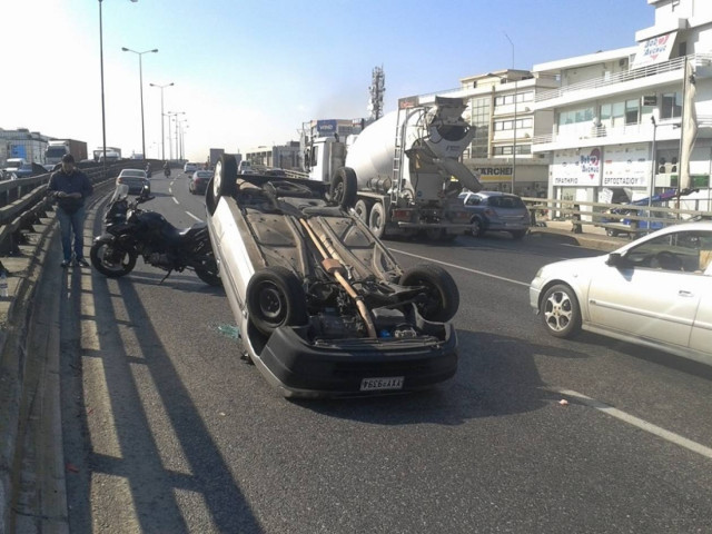 ΤΩΡΑ: Σοβαρό τροχαίο στον Κηφισό (pics+vid)