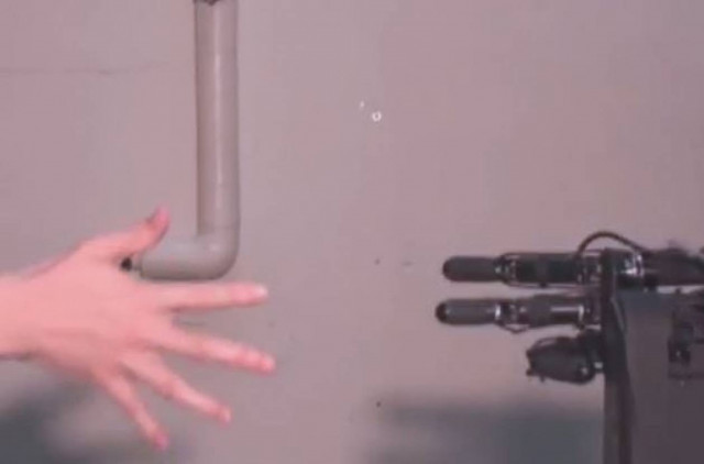 Ρομπότ κερδίζει πάντα  στο  «Πέτρα-Μολύβι-Ψαλίδι-Χαρτί»