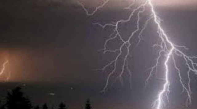 Κεραυνός έπεσε σε σπίτι στον Πύργο