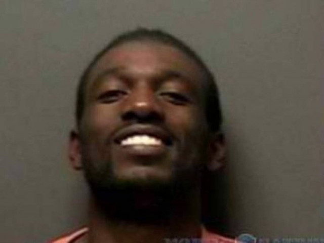 Έπαθε ΣΟΚ: Επιδειξίας μπήκε στο αυτοκίνητο και της έκανε πρόταση γάμου