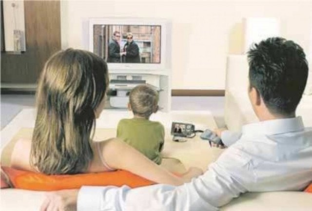 Τι βλέπουν οι τηλεθεατές καθημερινά στην τηλεόραση;