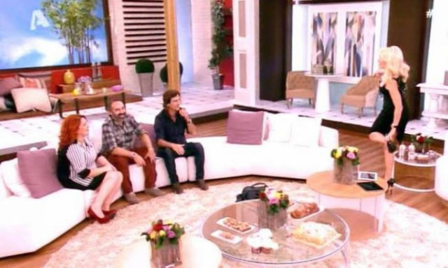 Μενεγάκη: Πέταξε τα παπούτσια της on air και...