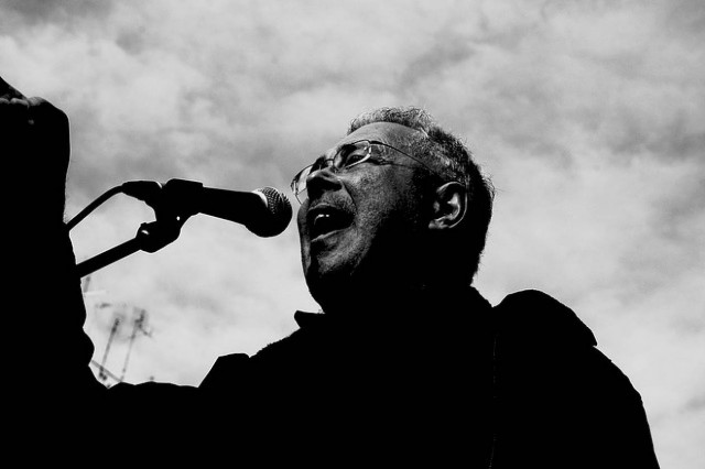 O Ζουράρις κάνει κόμμα