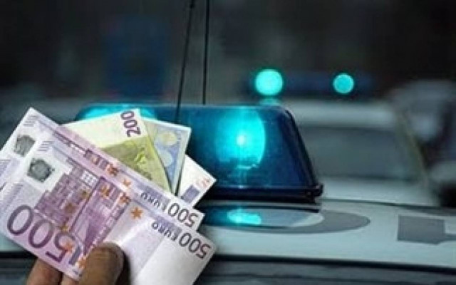 Χειροπέδες για χρέη πάνω από 190.000 ευρώ