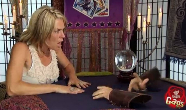 Φάρσα: Ο ανατριχιαστικός μάντης