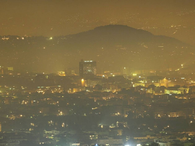 Απίστευτο: Σχεδιάζουν «δακτύλιο» στα τζάκια λόγω αιθαλομίχλης