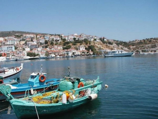 Τσάρκα για καφέ στα νησιά θέλουν οι Τούρκοι