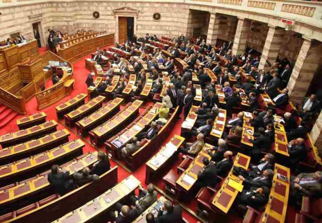 Κόντρα στην Βουλή για την έφοδο των ΜΑΤ στην ΕΡΤ