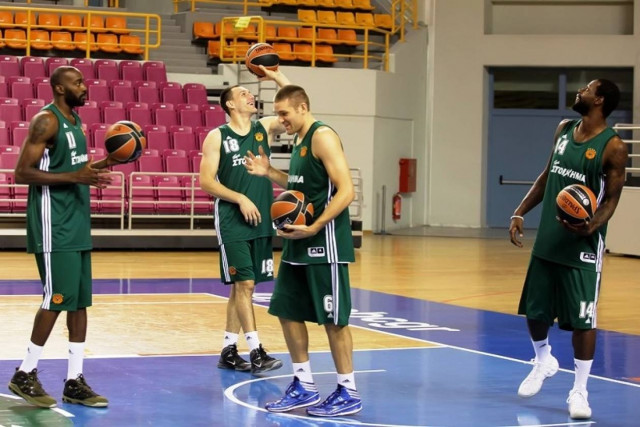 Να στήσει ένα γλέντι… Κρητικό