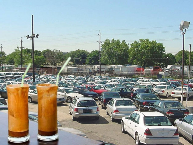 Μειώνονται ΦΠΑ σε delivery και τέλη μεταχειρισμένων Ι.Χ. (vid)