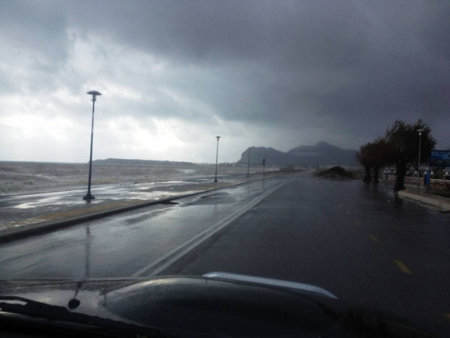 Η καταιγίδα έφερε ατυχήματα και διακοπές ρεύματος στο Ηράκλειο Κρήτης